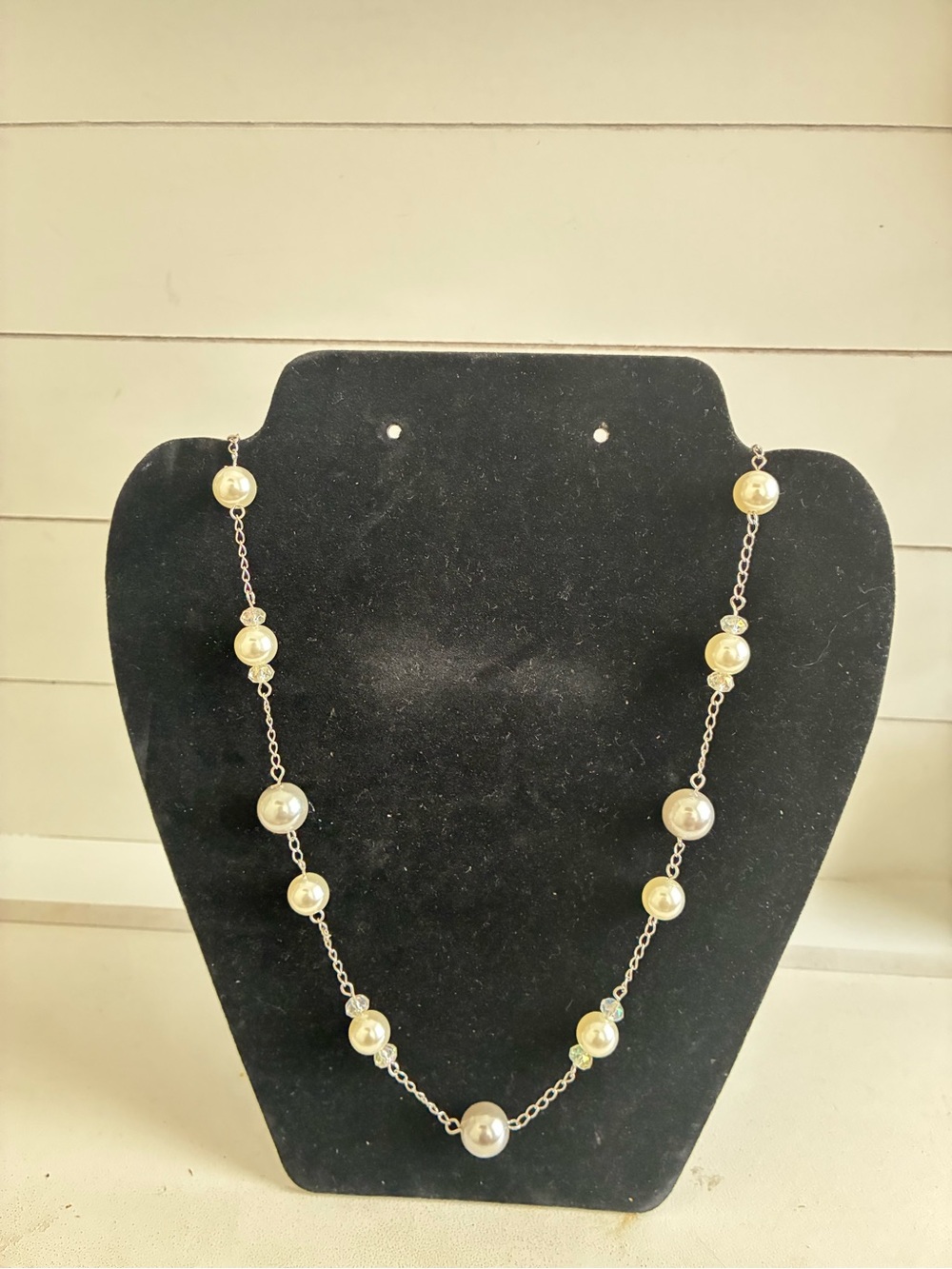 Pearl Station Necklace in Ivory and Silver - Timeless Chain